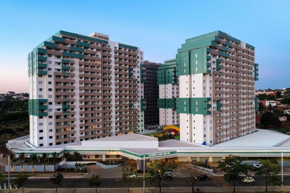 Olimpia Park Resort O Mais Divertido Resort Em Frente Ao Thermas Dos Laranjais - Pague Em Ate 12 Vezes Zewnętrze zdjęcie